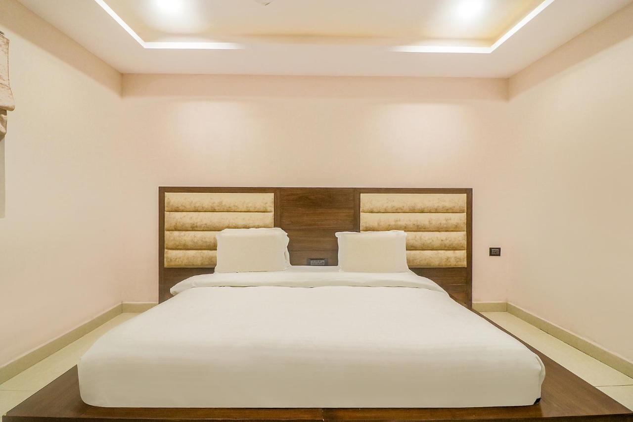 Fabhotel Mid Town Grand Panchkula Esterno foto
