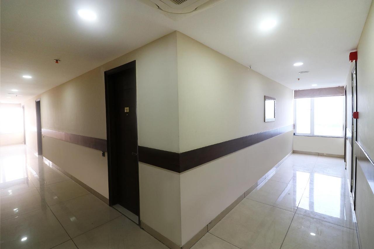 Fabhotel Mid Town Grand Panchkula Esterno foto