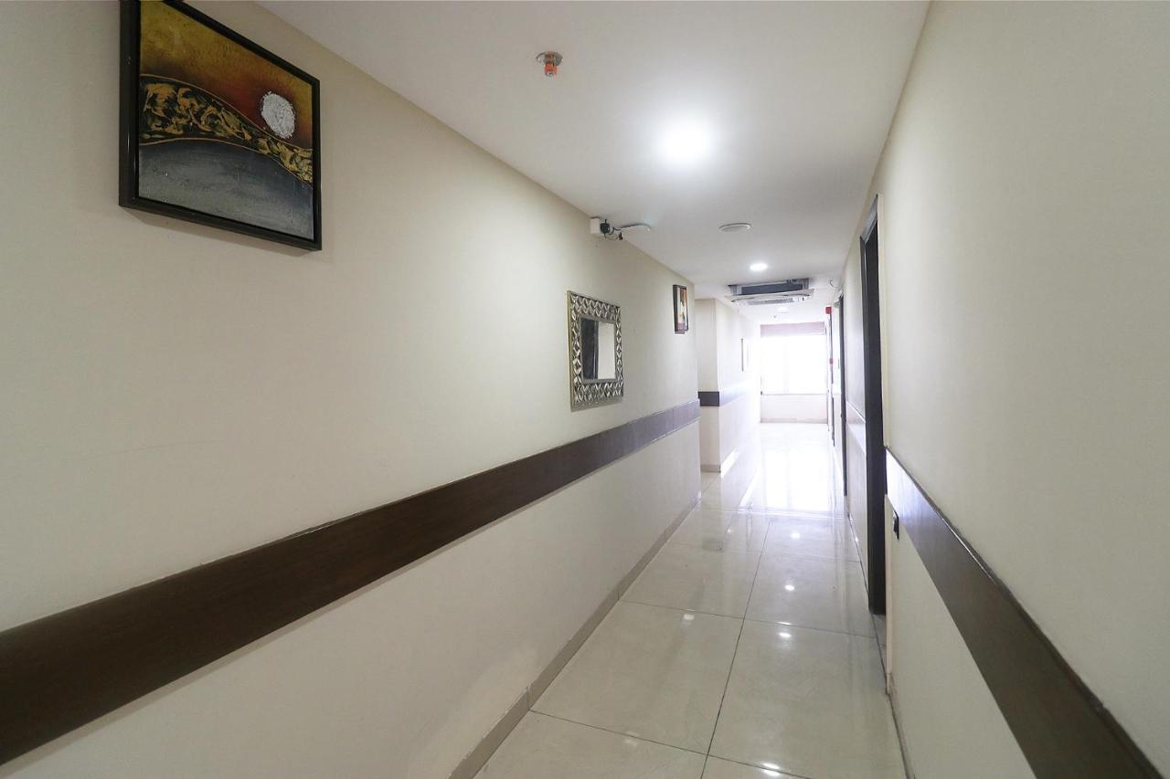 Fabhotel Mid Town Grand Panchkula Esterno foto