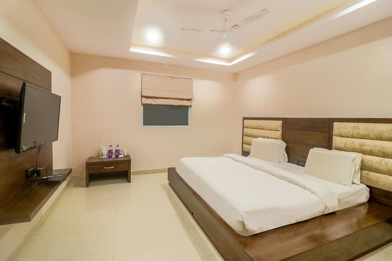 Fabhotel Mid Town Grand Panchkula Esterno foto