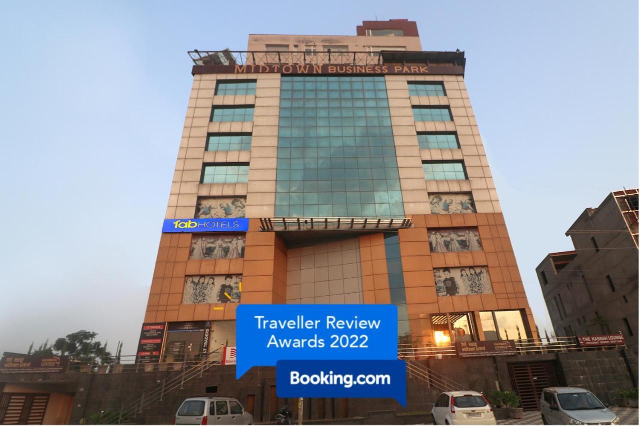 Fabhotel Mid Town Grand Panchkula Esterno foto